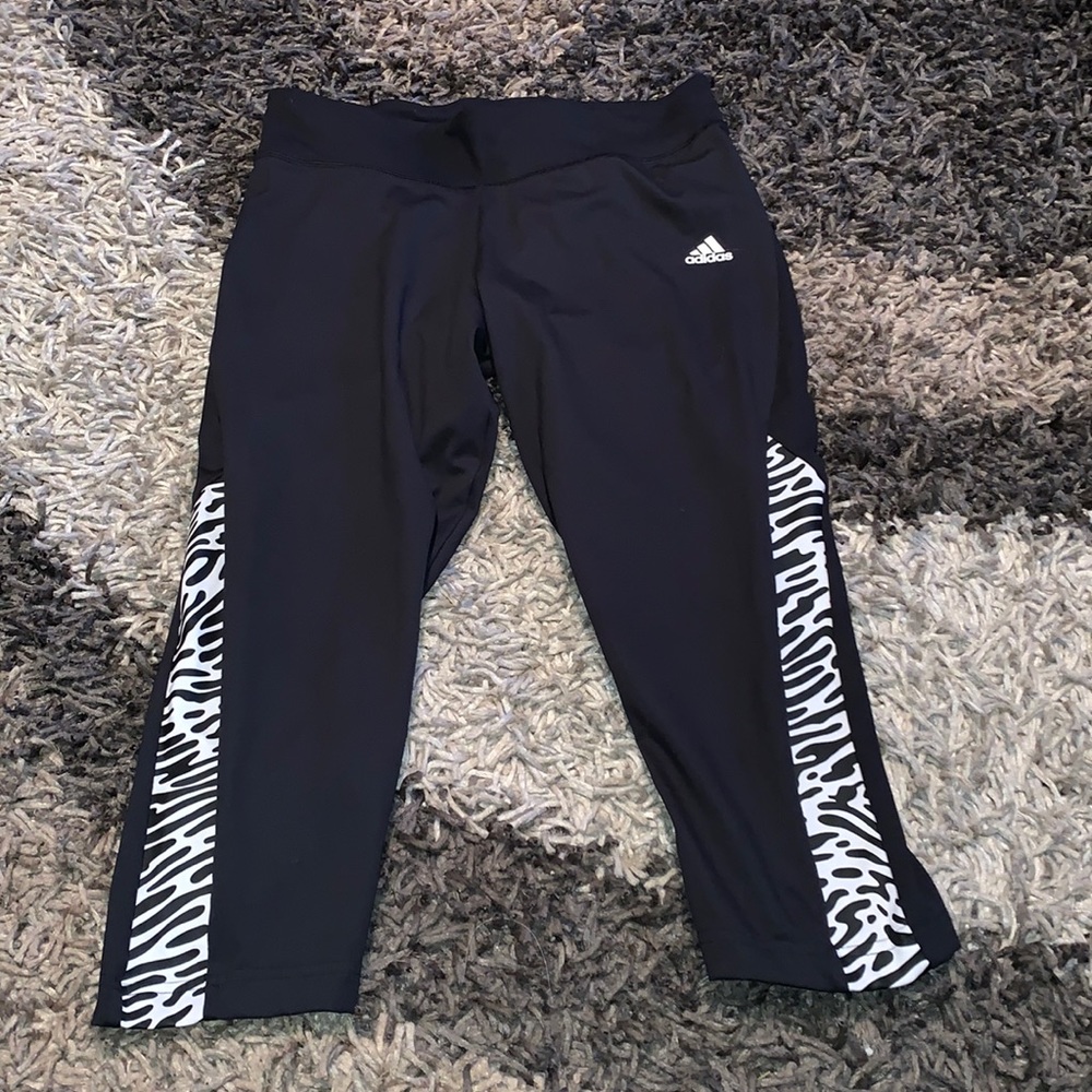 Adidas cropped gym pant size L good cond